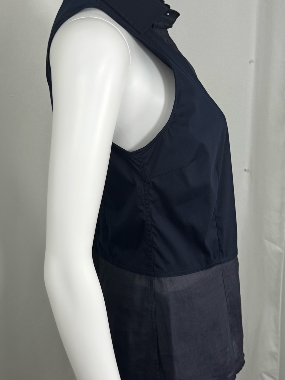 Pristine Brunello Cucinelli Sleeveless Mixed-Media Peplum Shirt - Size L (US) - Picture 12 of 16